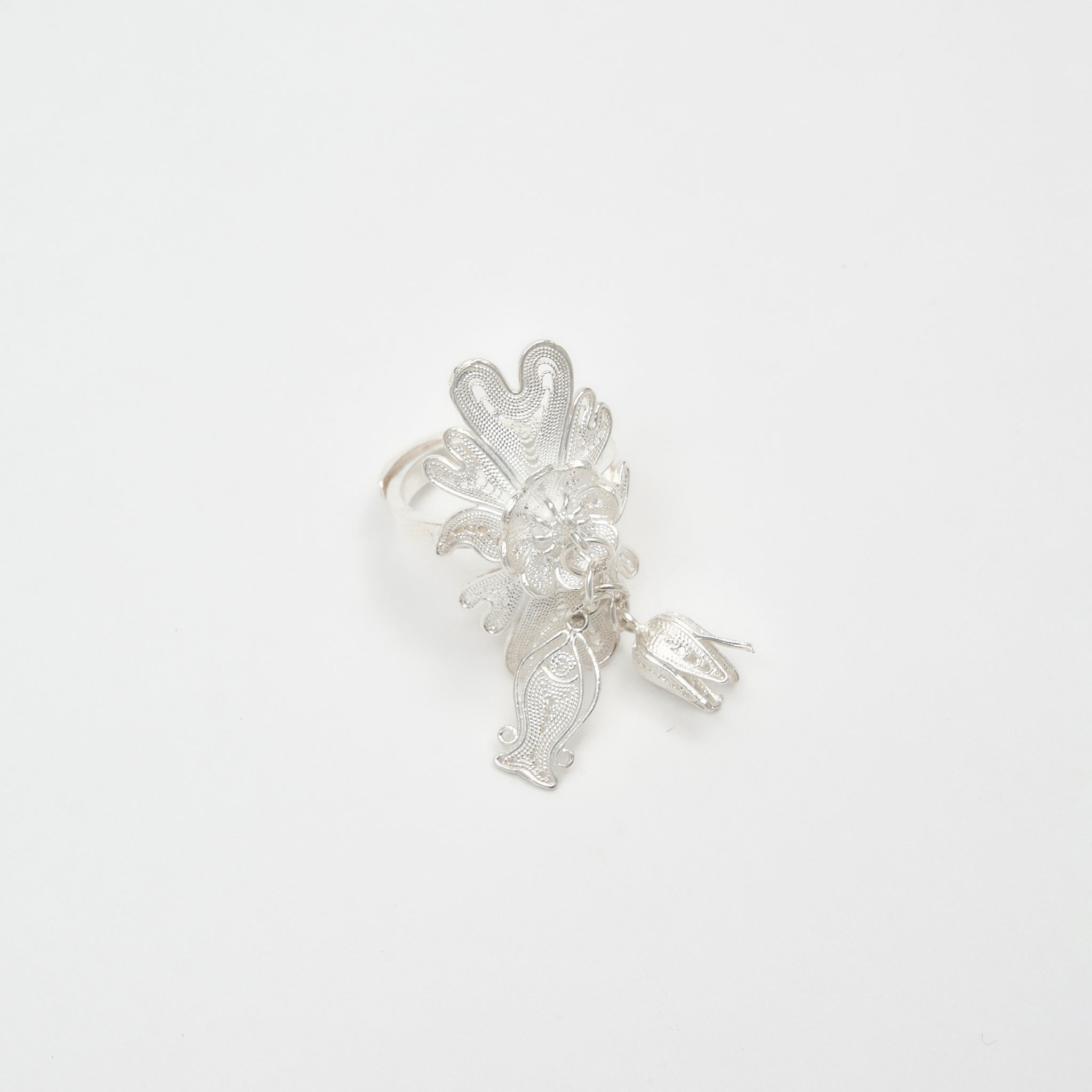 Bague pendante pivoine